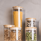 Pote Hermético Porta Mantimento Redondo em Vidro Borossilicato com Tampa de Bambu - 1,4 Litros - Ela Decora